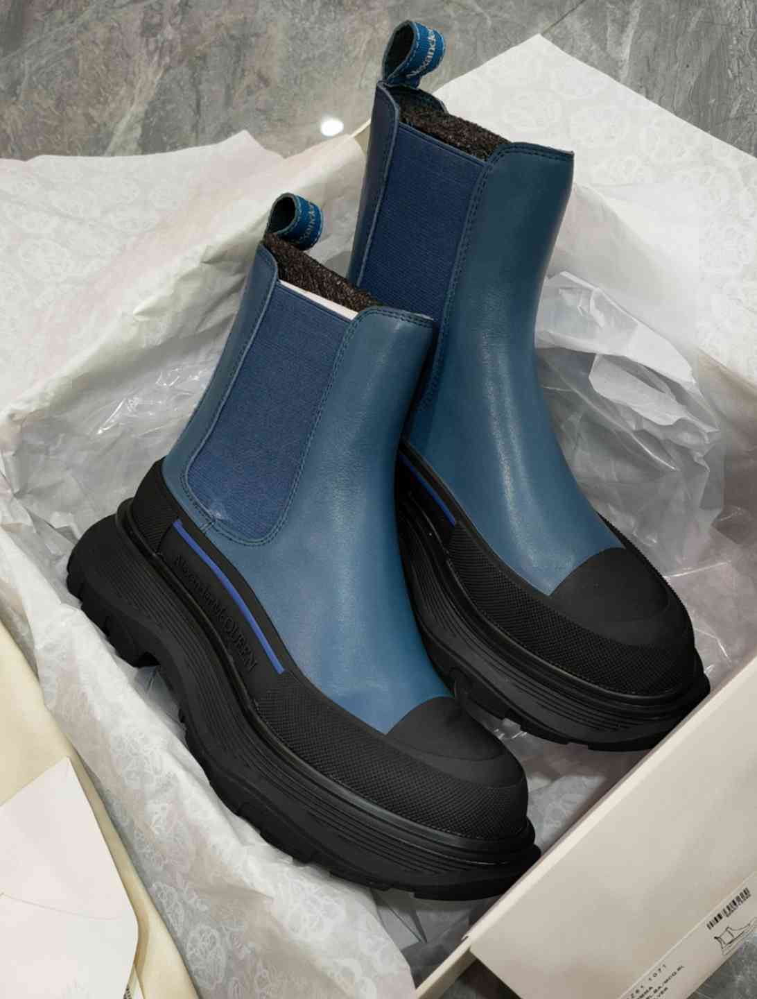 Alexander McQueen Blue Leather Chelsea Boots with Thick Sole