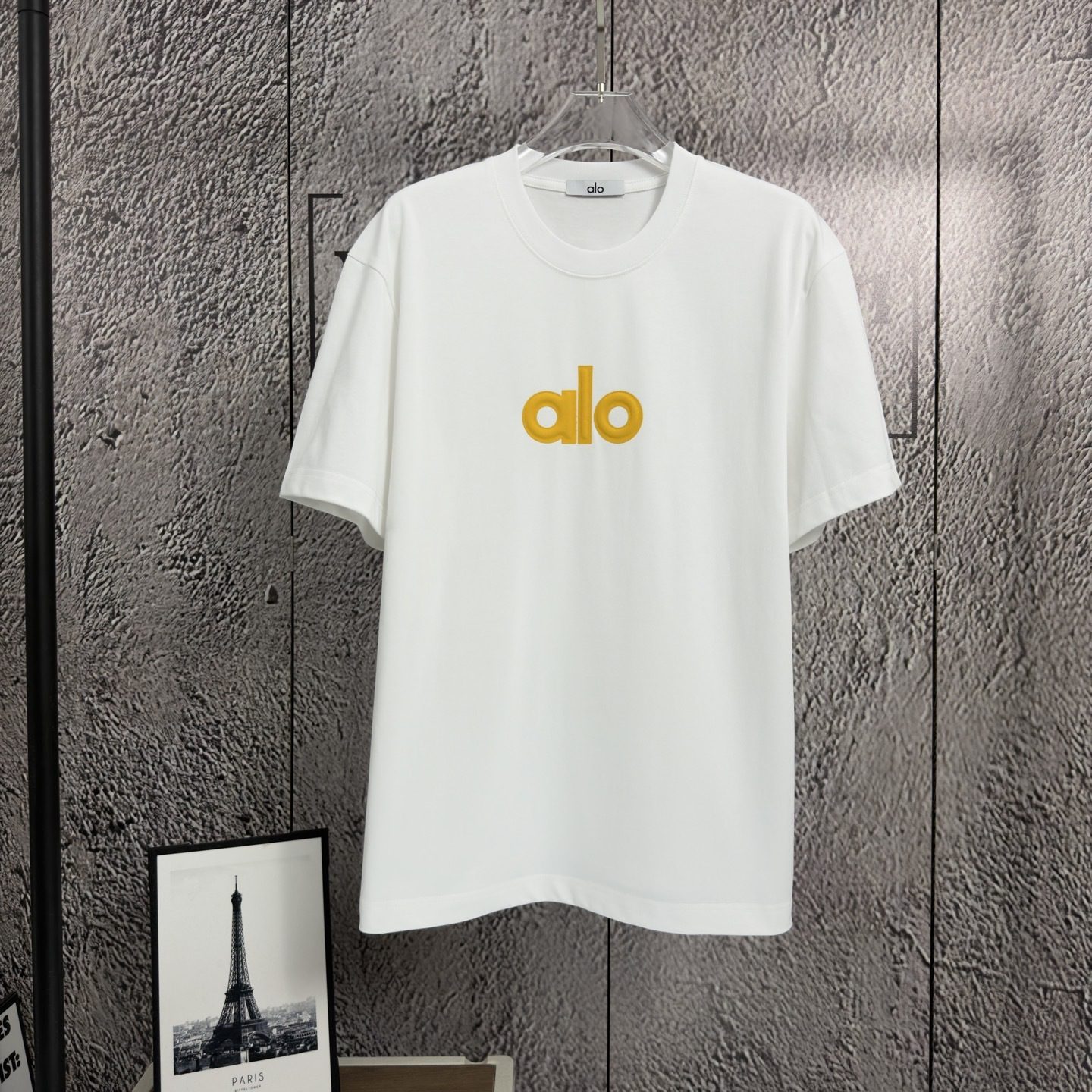 Conquer Reform Crewneck Short Sleeve In White And Yellow Logo
